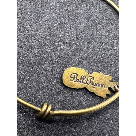 Nice Alex and Ani Pineapple Charm Bracelet silver tone, and Bella Ryann Expandab - Picture 12 of 12